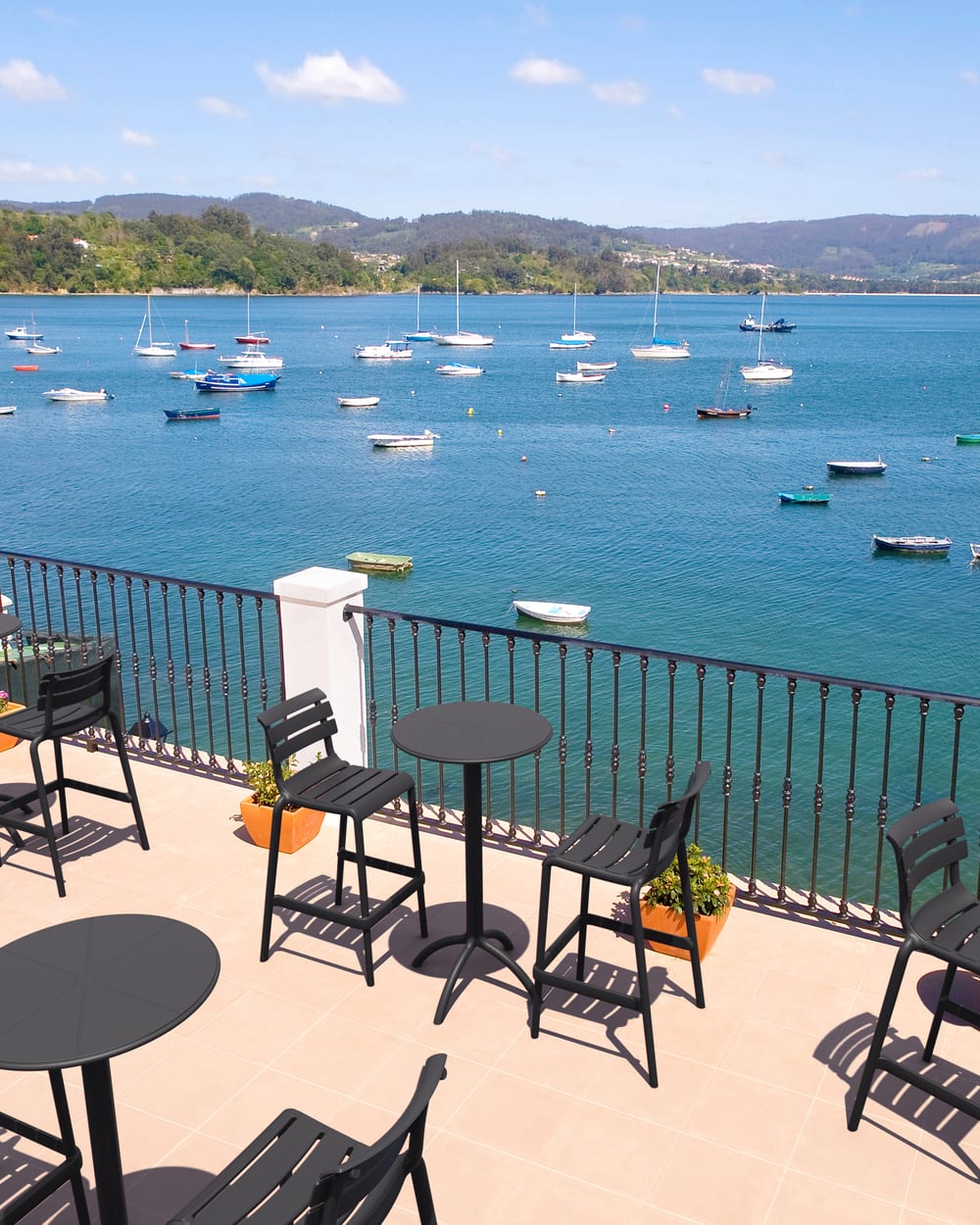 Octopus Bar — Tavolo bar